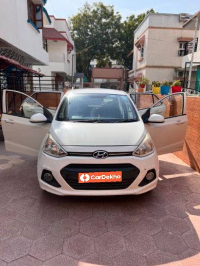 https://images10.gaadi.com/usedcar_image/3649198/original/processed_82e7bf21-12ac-43c8-a9bc-e5e155d29f17.jpeg?imwidth=6400