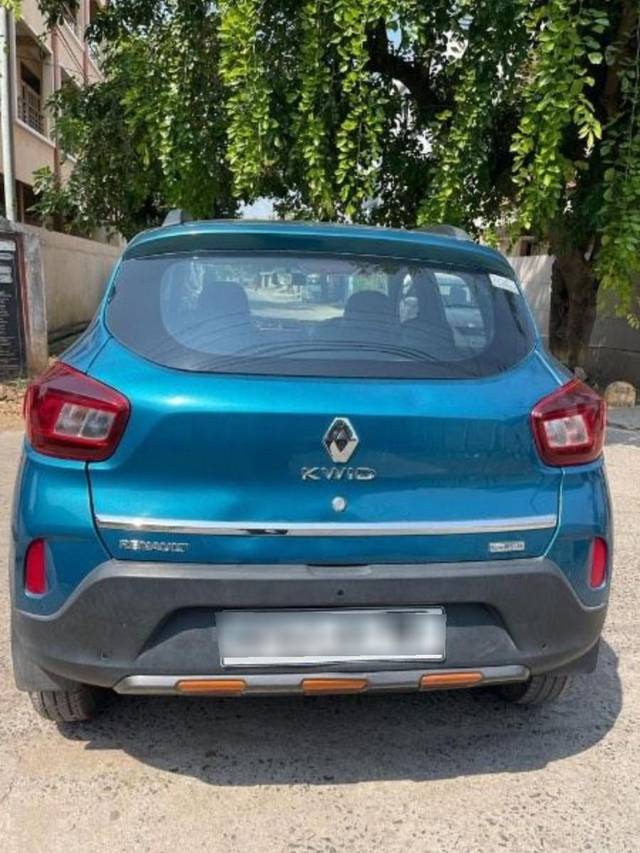 https://images10.gaadi.com/usedcar_image/3649251/original/processed_7e356a49-2811-4cf2-96f8-e4b02bd199ba.jpeg?imwidth=6400