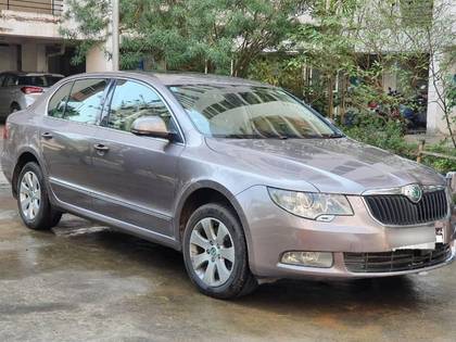 Skoda Superb Elegance 1.8 TSI AT Skoda Superb Elegance 1.8 TSI AT