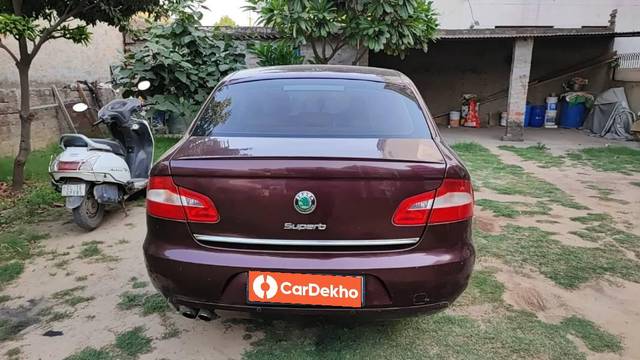 https://images10.gaadi.com/usedcar_image/3649365/original/processed_eaf473b6-859f-4efc-bd0e-b05584f1ce15.jpg?imwidth=6401