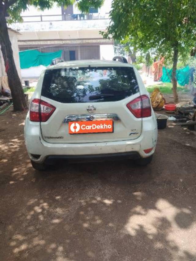 https://images10.gaadi.com/usedcar_image/3649371/original/processed_31b43d71-7b4c-4514-971b-0fc969fe0bc7.jpg?imwidth=6401