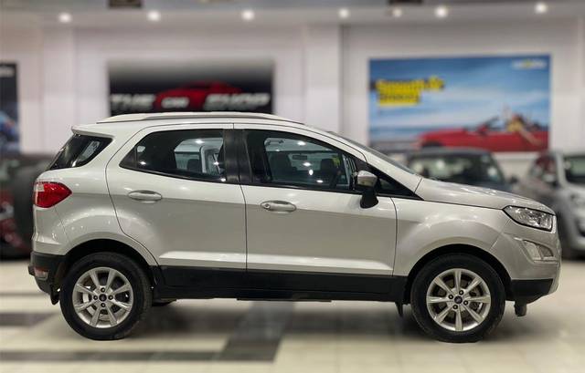 https://images10.gaadi.com/usedcar_image/3649599/original/processed_img2904500__used_car_2904500_1698821029.jpg?imwidth=6401
