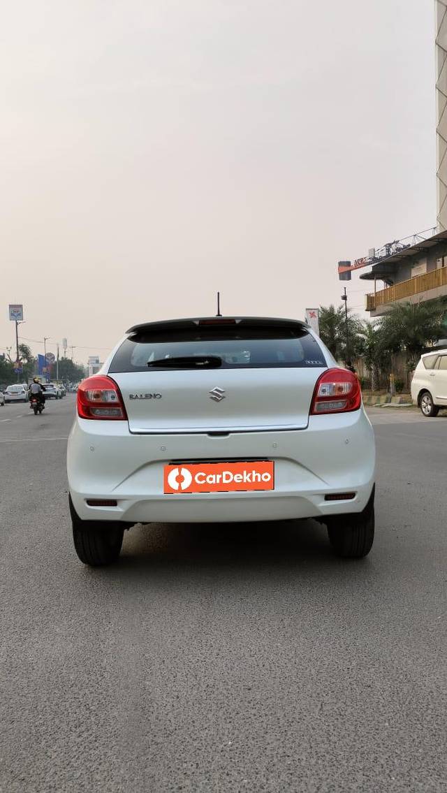 https://images10.gaadi.com/usedcar_image/3649716/original/processed_img2904563__used_car_2904563_1698824175.jpg?imwidth=6401