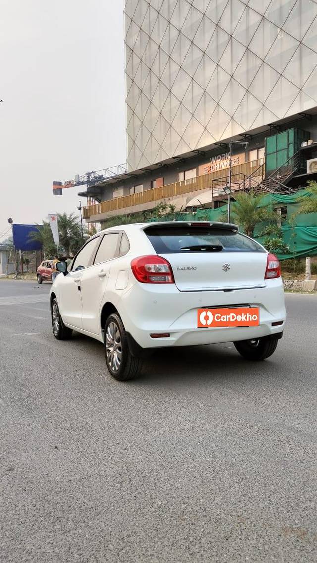 https://images10.gaadi.com/usedcar_image/3649716/original/processed_img2904563__used_car_2904563_1698824177.jpg?imwidth=6402