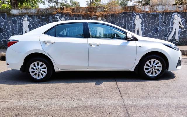 https://images10.gaadi.com/usedcar_image/3649767/original/img2904591__used_car_2904591_1698826541.jpg?imwidth=6402