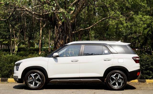 https://images10.gaadi.com/usedcar_image/3649835/original/img2904626__used_car_2904626_1698828301.jpg?imwidth=6402