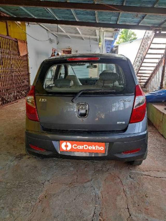 https://images10.gaadi.com/usedcar_image/3649881/original/processed_36731120-4f85-4a8d-bec9-a02027da2806.jpg?imwidth=6402