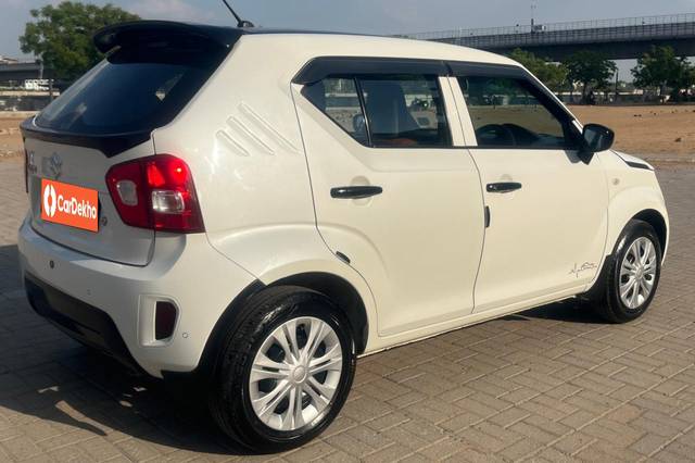 https://images10.gaadi.com/usedcar_image/3649948/original/processed_img2904676__usedcar_14_11461698831933_1698831955.jpg?imwidth=6402