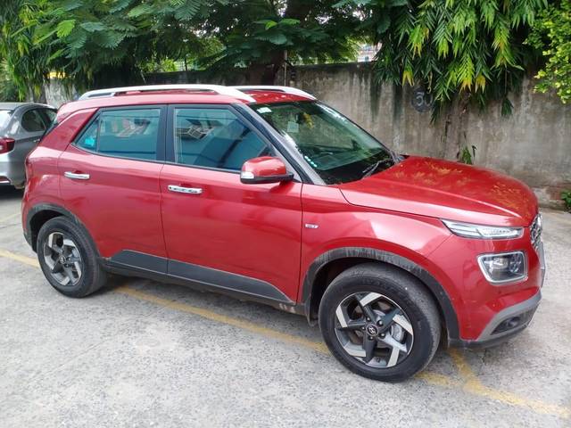 https://images10.gaadi.com/usedcar_image/3649967/original/processed_img2904686__usedcar_6a09d3d2_6f41_45c9_bc44_6b3a40dc4b5c_7601698832742_1698832749.JPG?imwidth=6401