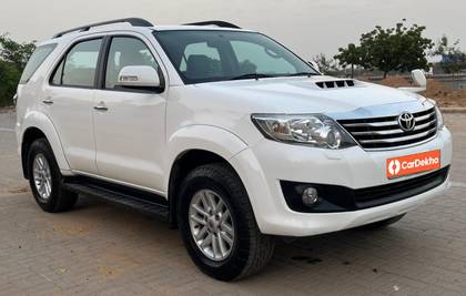 Toyota Fortuner 4x2 AT Toyota Fortuner 4x2 AT