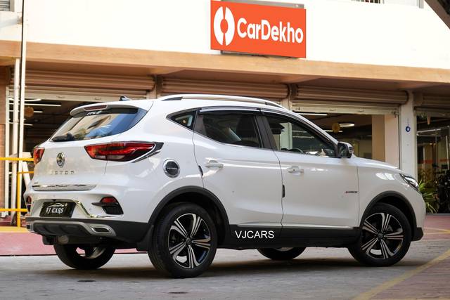 https://images10.gaadi.com/usedcar_image/3650104/original/processed_img2904761__usedcar_dsc05459_01_62791698836907_1698836961.jpeg?imwidth=6401