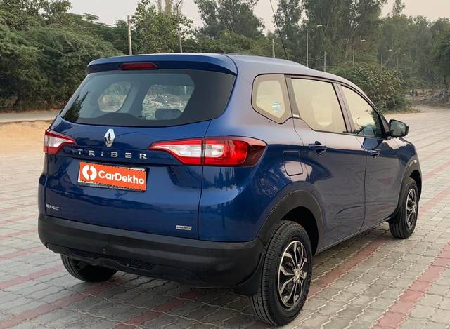 https://images10.gaadi.com/usedcar_image/3650141/original/processed_img2904783__used_car_2904783_1698838145.jpg?imwidth=6402