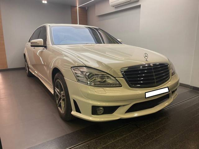 https://images10.gaadi.com/usedcar_image/3650227/original/img2904838__usedcar_whatsappimage2023_11_01at123342pm_3__2904838_1698908675.jpeg?imwidth=6400