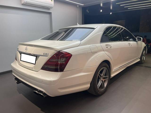 https://images10.gaadi.com/usedcar_image/3650227/original/processed_img2904838__usedcar_whatsappimage2023_11_01at123343pm_2904838_1698908675.jpeg?imwidth=6402