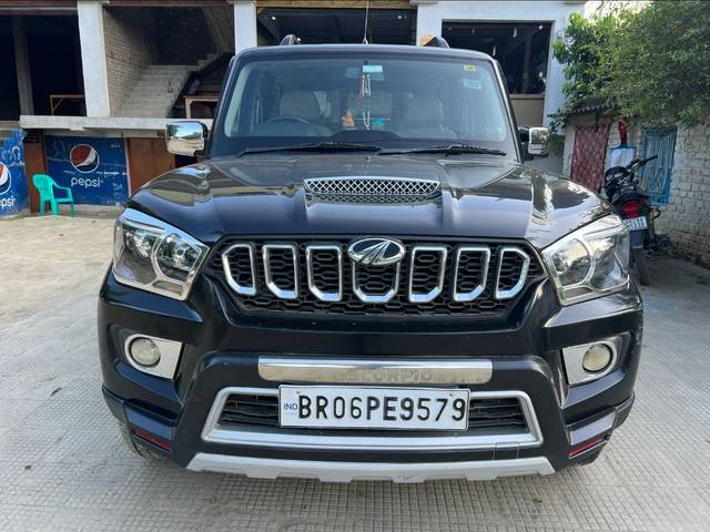 https://images10.gaadi.com/usedcar_image/3650382/original/592693__cover_image-20231101125217.jpg?imwidth=6400