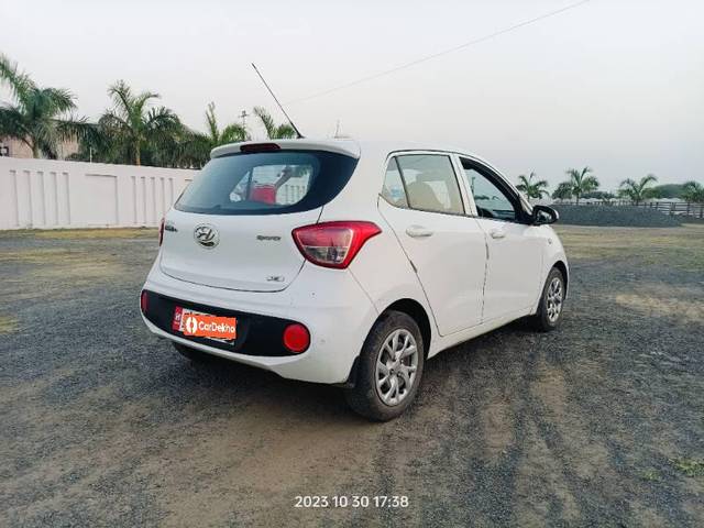https://images10.gaadi.com/usedcar_image/3650385/original/processed_e55fa458-a3eb-4e92-b524-d2787afdee3e.jpg?imwidth=6402