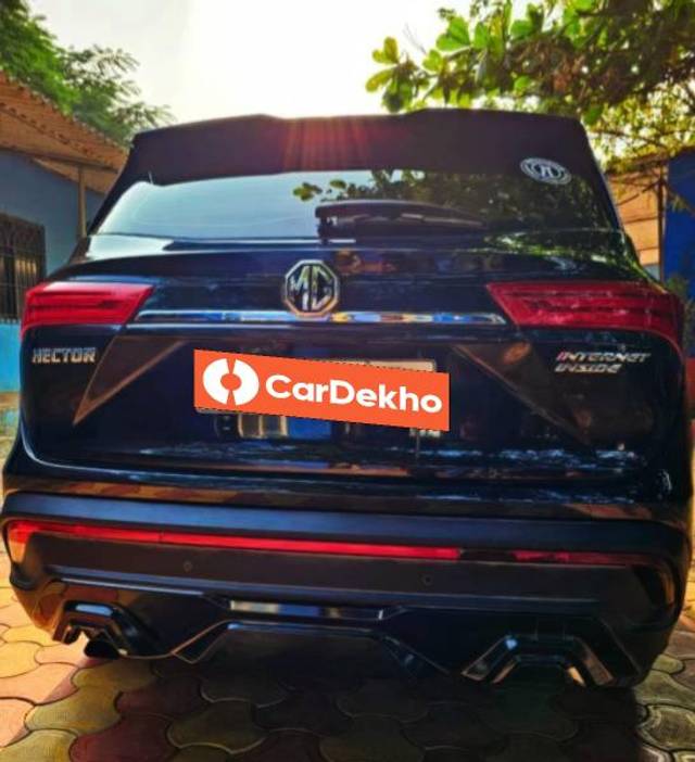 https://images10.gaadi.com/usedcar_image/3650549/original/processed_1ffdb127-d13f-4c17-9ff6-c85750841828.jpg?imwidth=6400