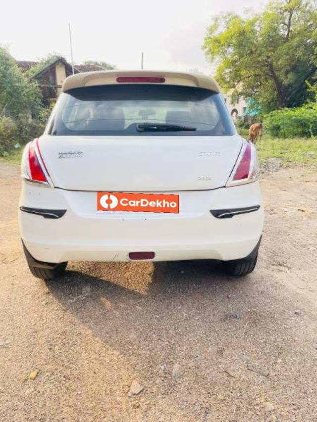 https://images10.gaadi.com/usedcar_image/3650779/original/processed_958f5d74-a959-4a89-b495-0bfed7649a1f.jpg?imwidth=6401
