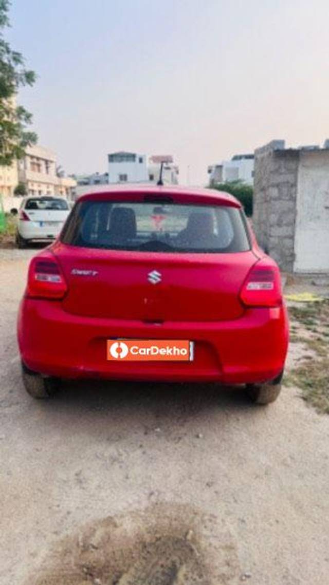 https://images10.gaadi.com/usedcar_image/3650930/original/processed_42536632-dabf-41b5-b1eb-b95c780160b0.jpeg?imwidth=6402