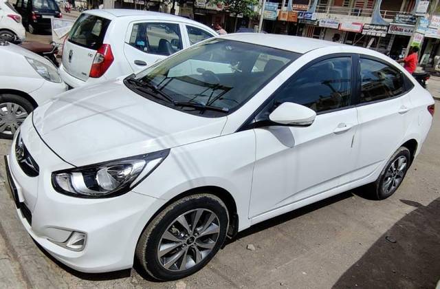 https://images10.gaadi.com/usedcar_image/3650952/original/processed_e32b295a-0fc2-4973-b85a-9d4e89e1426f.jpg?imwidth=6402