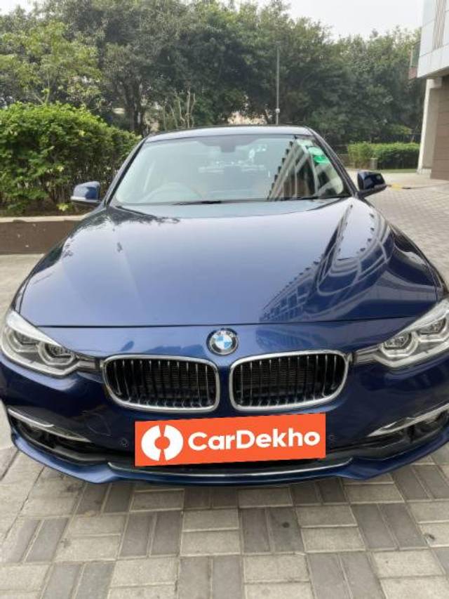 https://images10.gaadi.com/usedcar_image/3651292/original/processed_d188a38e-0d81-4ac6-a6b7-8925dd260301.jpeg?imwidth=6400