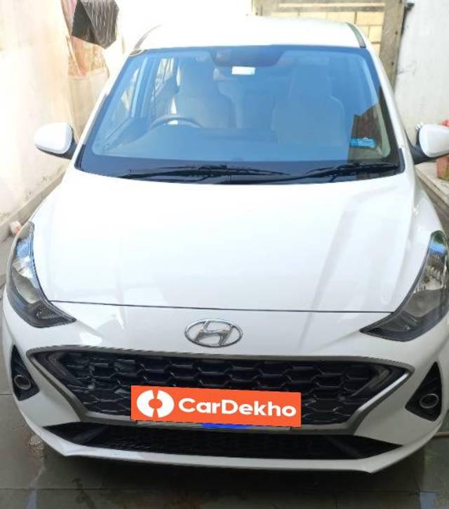 https://images10.gaadi.com/usedcar_image/3651298/original/processed_731f48fb-b321-443f-bedf-d6b906a8e15d.jpg?imwidth=6400
