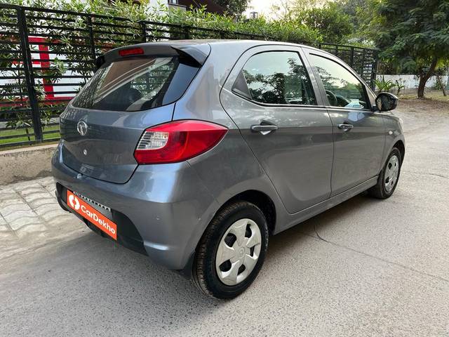 https://images10.gaadi.com/usedcar_image/3651725/original/processed_img2905679__used_car_2905679_1698910303.jpg?imwidth=6402