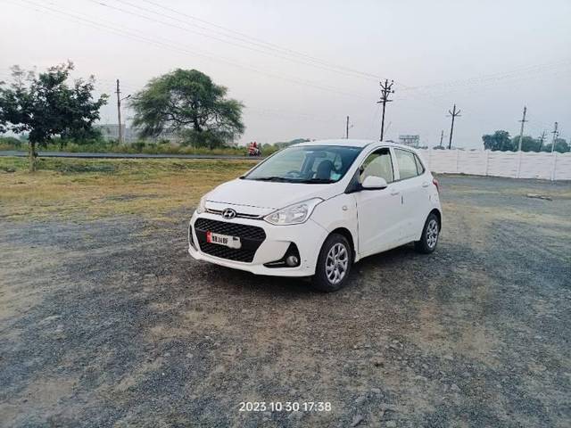 https://images10.gaadi.com/usedcar_image/3651742/original/processed_4df93c50-c772-4aea-b68b-6a83cecb2773.jpg?imwidth=6400