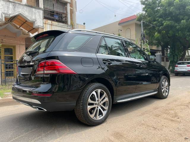 https://images10.gaadi.com/usedcar_image/3652077/original/img2906003__used_car_2906003_1698920067.jpg?imwidth=6402
