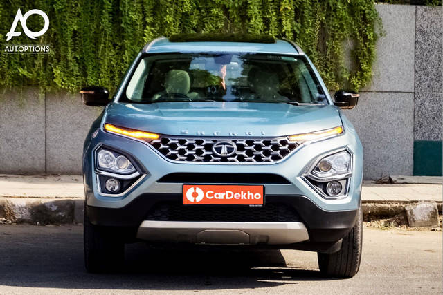 https://images10.gaadi.com/usedcar_image/3652156/original/processed_img2906076__used_car_2906076_1698913192.png?imwidth=6400