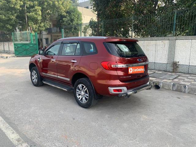 https://images10.gaadi.com/usedcar_image/3652263/original/processed_img2906163__used_car_2906163_1698914372.jpg?imwidth=6402