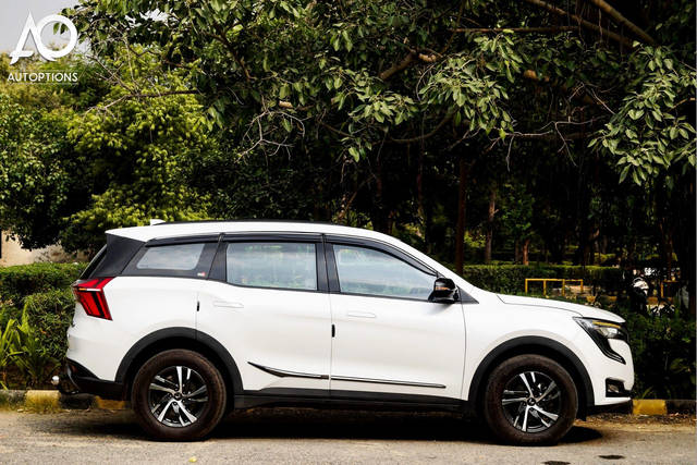 https://images10.gaadi.com/usedcar_image/3652264/original/processed_img2906164__used_car_2906164_1698914040.png?imwidth=6401