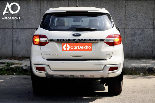 https://images10.gaadi.com/usedcar_image/3652280/original/processed_img2906169__used_car_2906169_1698914731.png?imwidth=6402
