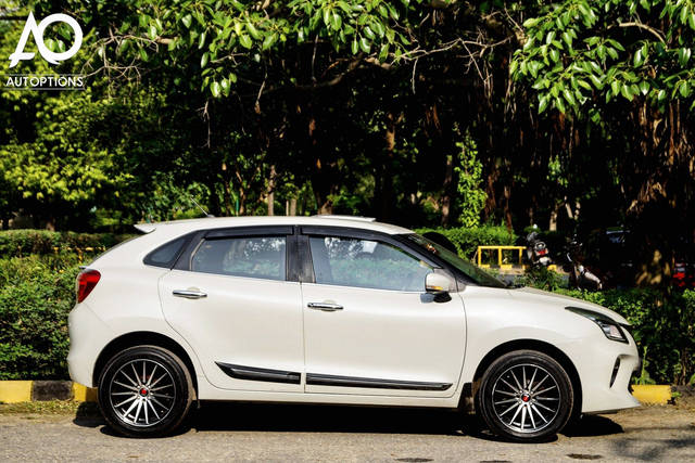 https://images10.gaadi.com/usedcar_image/3652324/original/processed_img2906198__used_car_2906198_1698916364.png?imwidth=6401
