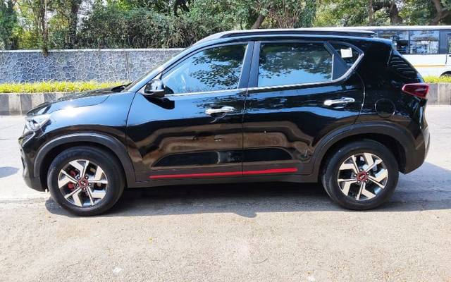 https://images10.gaadi.com/usedcar_image/3652378/original/img2906225__used_car_2906225_1698920115.jpg?imwidth=6402
