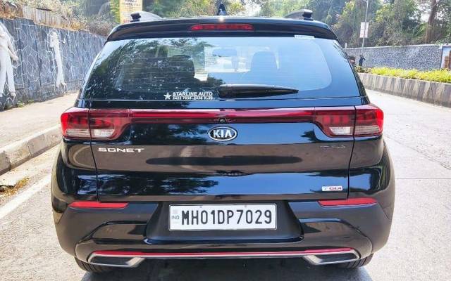 https://images10.gaadi.com/usedcar_image/3652378/original/processed_img2906225__used_car_2906225_1698920104.jpg?imwidth=6401