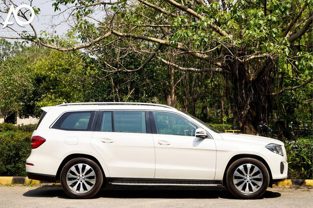https://images10.gaadi.com/usedcar_image/3652428/original/processed_img2906254__used_car_2906254_1698919706.png?imwidth=6401