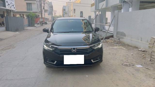 https://images10.gaadi.com/usedcar_image/3652433/original/processed_63852b84-fcb2-4086-ae63-def1fc469076.jpeg?imwidth=6400