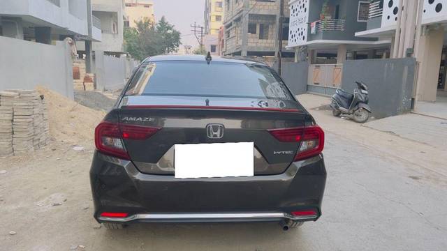 https://images10.gaadi.com/usedcar_image/3652433/original/processed_e6a91aac-3775-4034-9a20-f2e22c243eef.jpeg?imwidth=6401