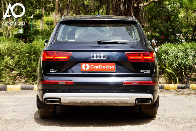 https://images10.gaadi.com/usedcar_image/3652445/original/processed_img2906265__used_car_2906265_1698920215.png?imwidth=6402