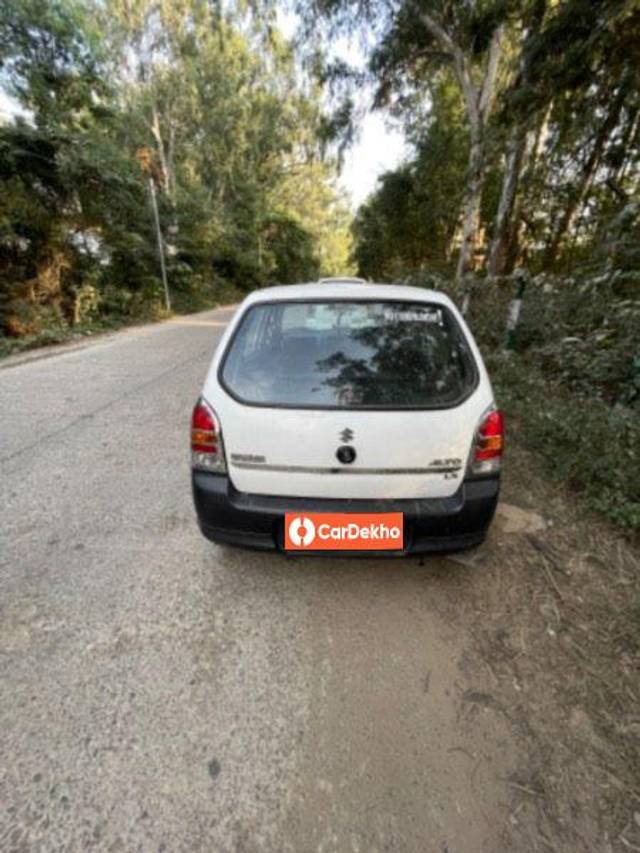 https://images10.gaadi.com/usedcar_image/3652457/original/processed_598ad917-4c4a-4e9d-a45b-7ff272ead79e.jpeg?imwidth=6401