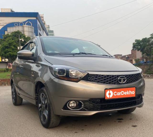 https://images10.gaadi.com/usedcar_image/3652533/original/processed_img2906328__used_car_2906328_1698922342.jpg?imwidth=6400