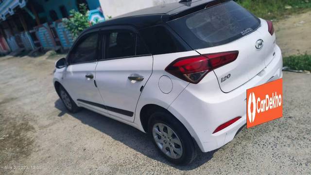 https://images10.gaadi.com/usedcar_image/3652547/original/processed_bb9c0fbf-df9d-4de0-89cf-f36f06ffc6c8.jpg?imwidth=6402