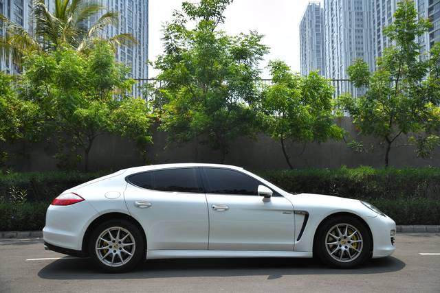 https://images10.gaadi.com/usedcar_image/3652574/original/img2906346__used_car_2906346_1698923775.jpg?imwidth=6401