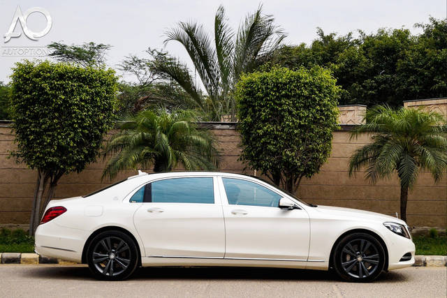 https://images10.gaadi.com/usedcar_image/3652578/original/processed_img2906350__used_car_2906350_1698923982.png?imwidth=6401