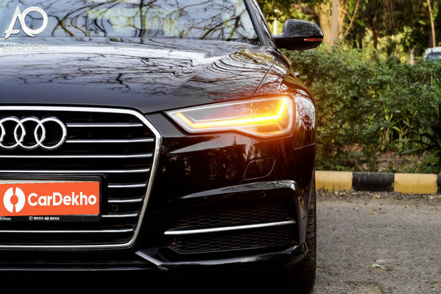 https://images10.gaadi.com/usedcar_image/3652587/original/processed_img2906355__used_car_2906355_1698924235.png?imwidth=6402