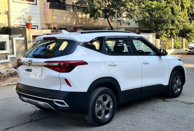 https://images10.gaadi.com/usedcar_image/3652629/original/processed_img2906383__used_car_2906383_1698924933.jpg?imwidth=6401