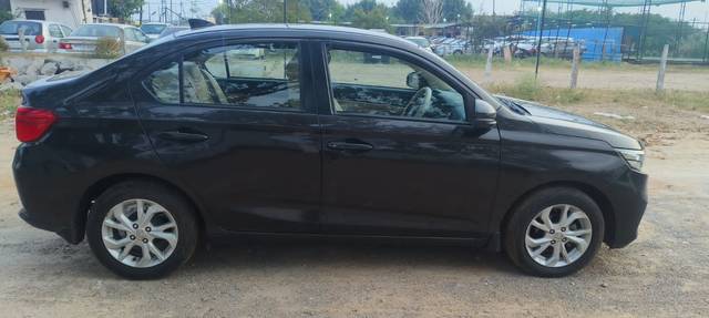 https://images10.gaadi.com/usedcar_image/3652671/original/img2906407__used_car_2906407_1698926376.jpg?imwidth=6401