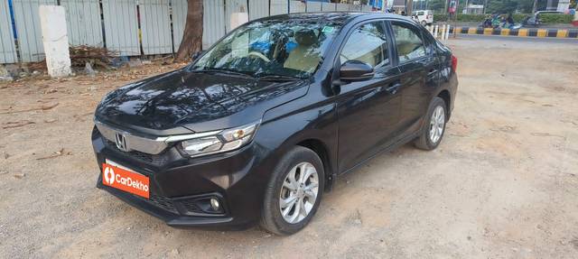 https://images10.gaadi.com/usedcar_image/3652671/original/processed_img2906407__used_car_2906407_1698926353.jpg?imwidth=6400