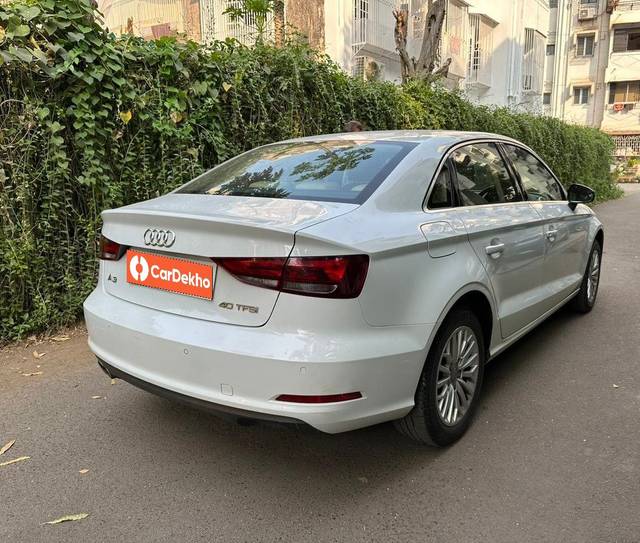 https://images10.gaadi.com/usedcar_image/3652693/original/processed_img2906424__usedcar_2_1111698926777_1698926788.jpg?imwidth=6401